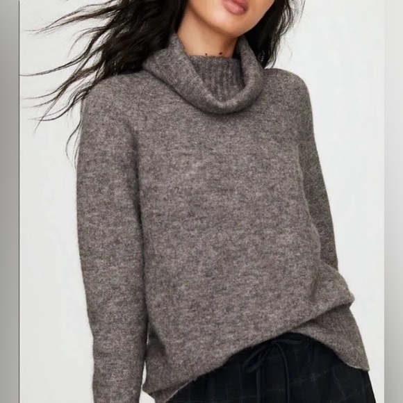 Aritzia X Community Plutarch Turtleneck sweater in Brown - XXS - Picture 3 of 10
